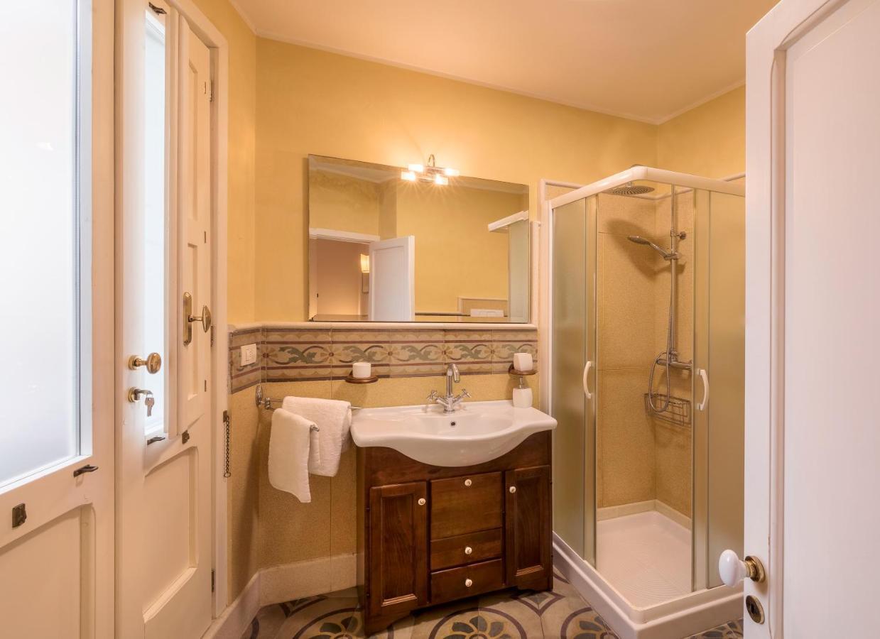 Piazza Duomo B&B Лече Екстериор снимка