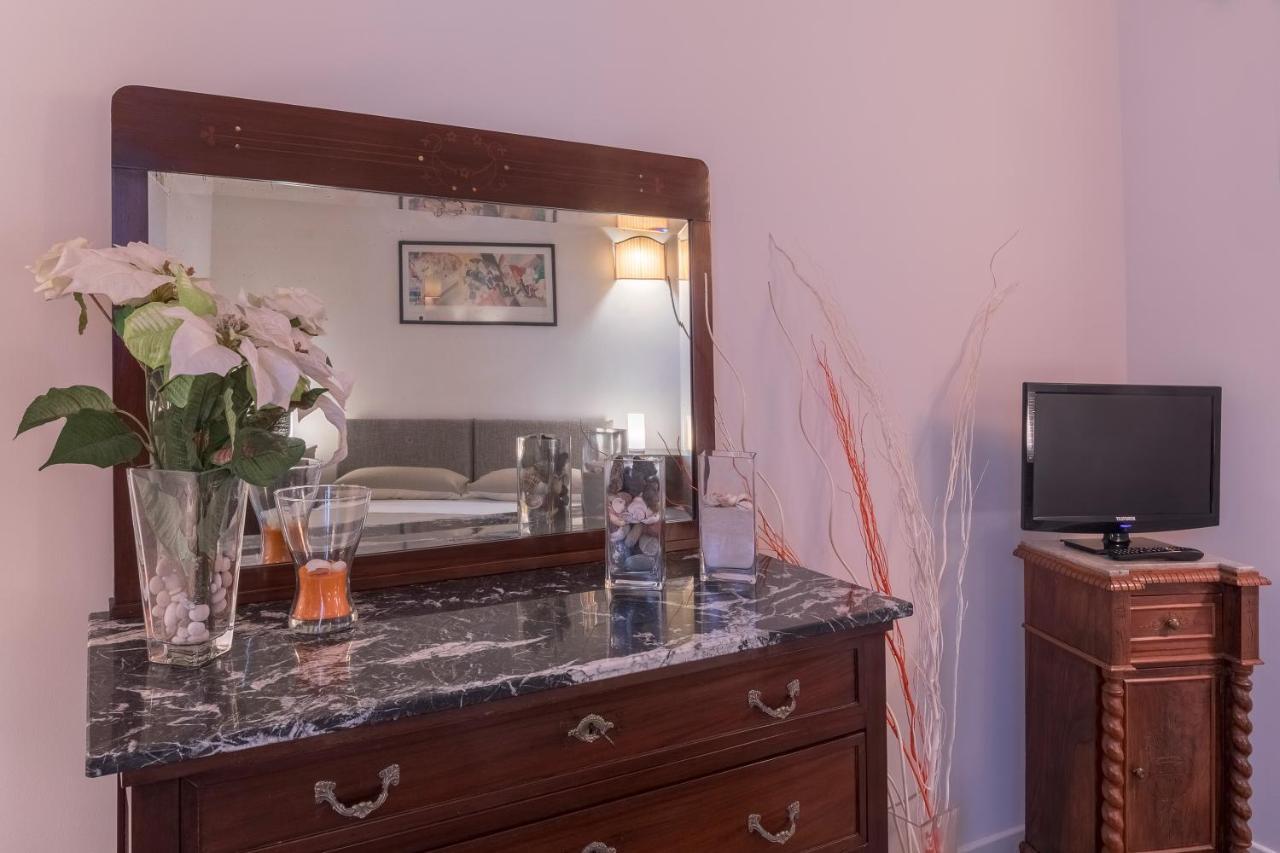 Piazza Duomo B&B Лече Екстериор снимка